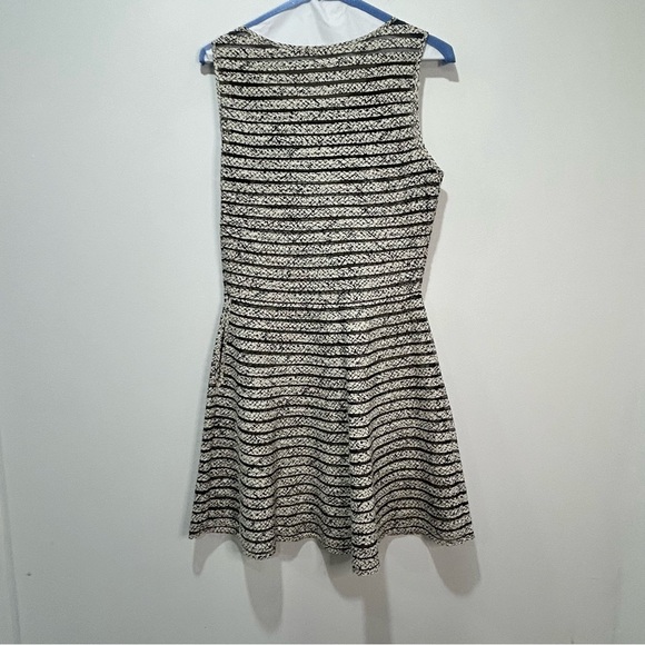 PARKER Black and White Sleeveless Flare Dress in Women’s Size Small - Picture 4 of 9